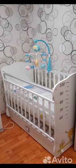 Детская кроватка с матрасом