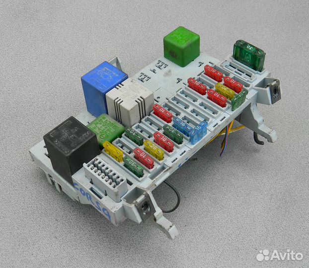 Блок предохранителей Opel Corsa B 1.4