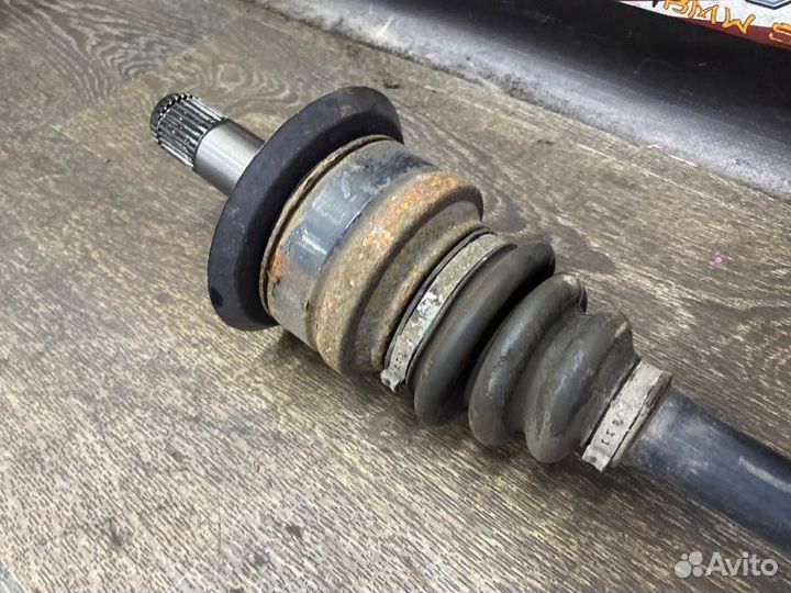 Привод левый Bmw F30 седан N47D20C 07.2012