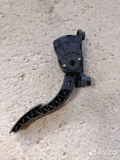 Педаль газа Kia Rio 1.4 2012