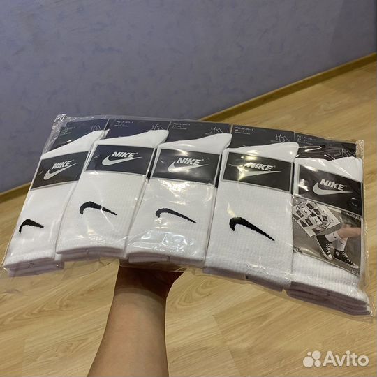 Белые носки Nike