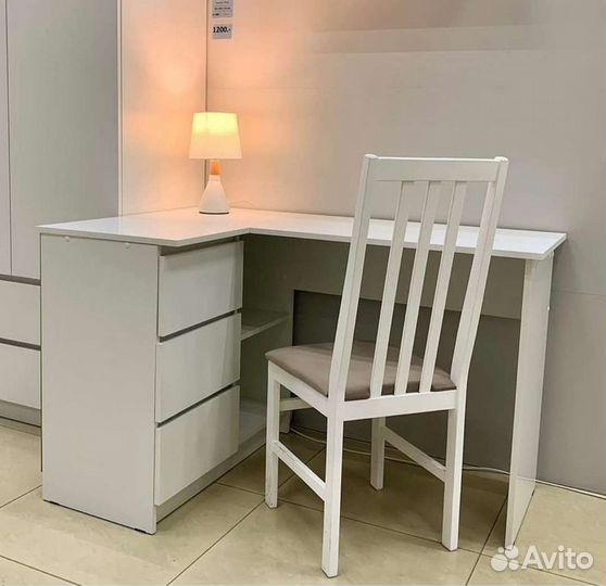 Угловой письменный стол