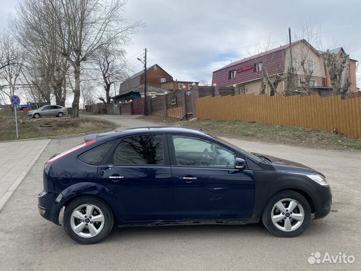 Ford Focus 1.8 МТ, 2010, битый, 300 000 км