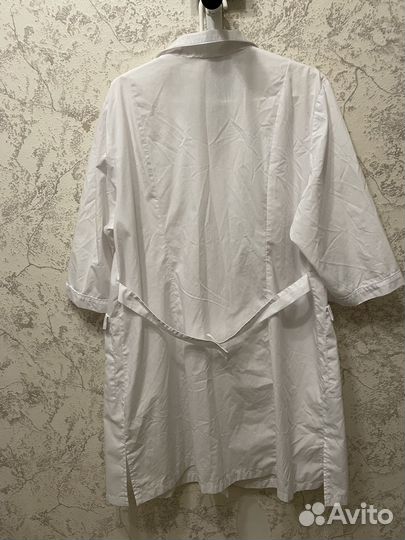 Белый классический медицинский халат hippocrates