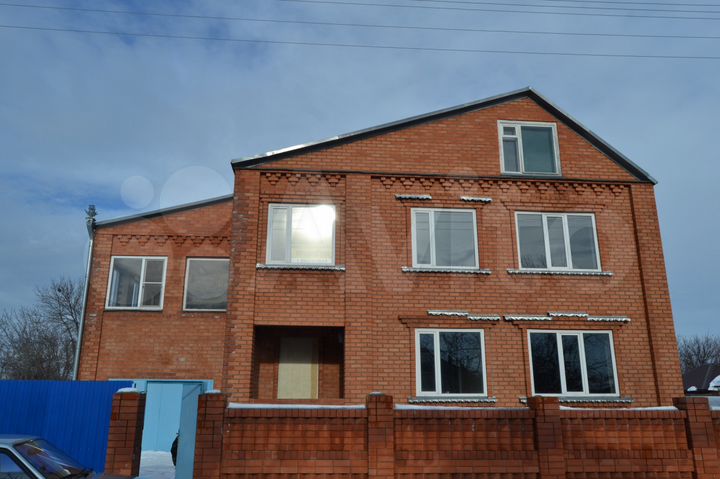 Дом 300 м² на участке 11 сот.