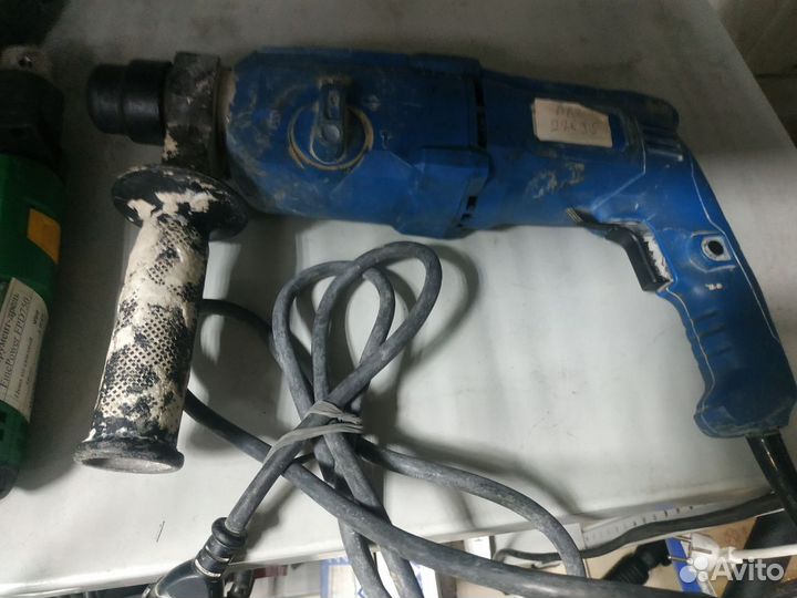 Перфоратор Deshi