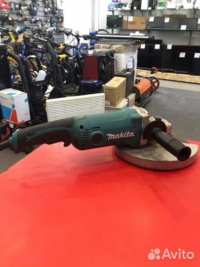 Болгарка Makita GA7050