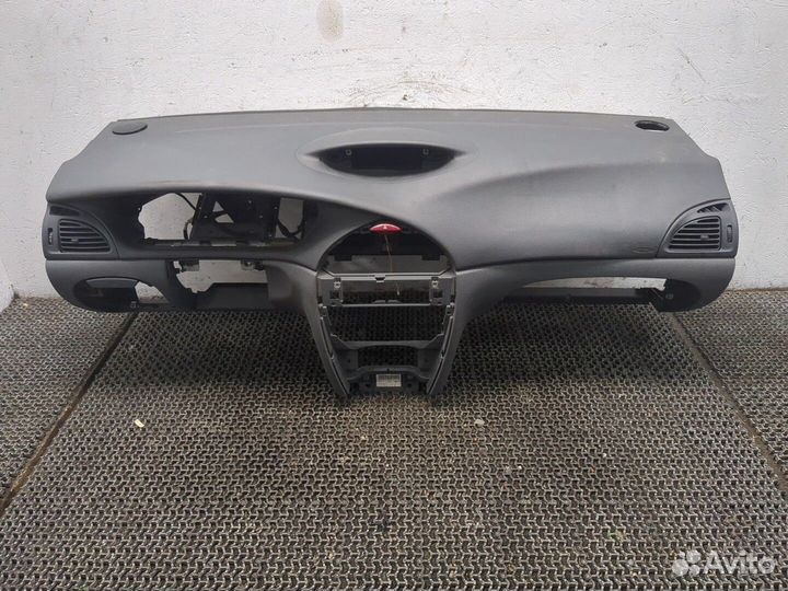 Панель передняя салона Citroen C5, 2002