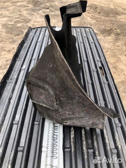 Обшивка багажника левая Mercedes E-Class W213