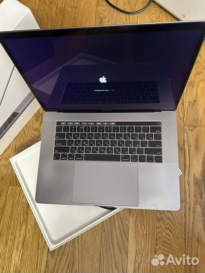 Apple MacBook Pro 15 2018 i7 2.6/16/512/4gb R560x