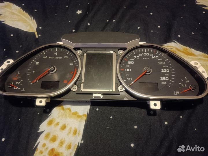 Панель приборов Audi A6 С6 рестайлинг 4F0920901M