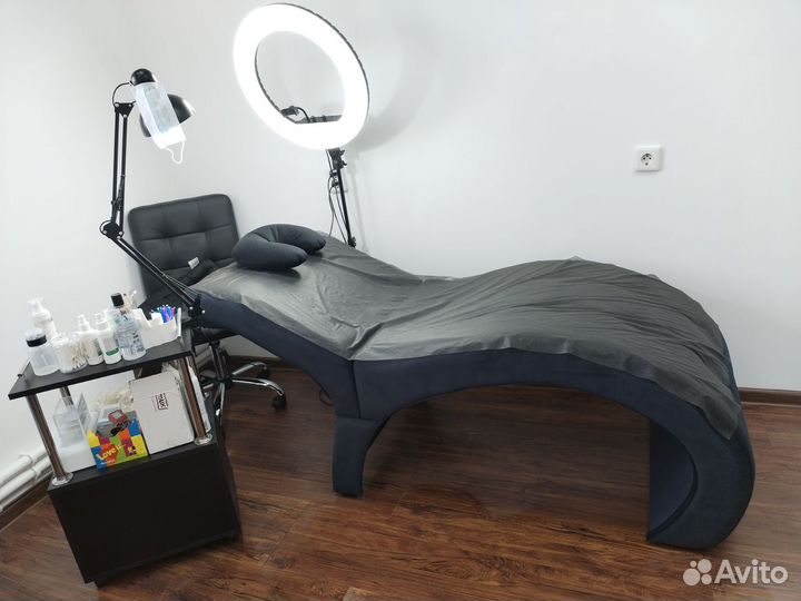 Наращивание ресничек, салон на спутнике)