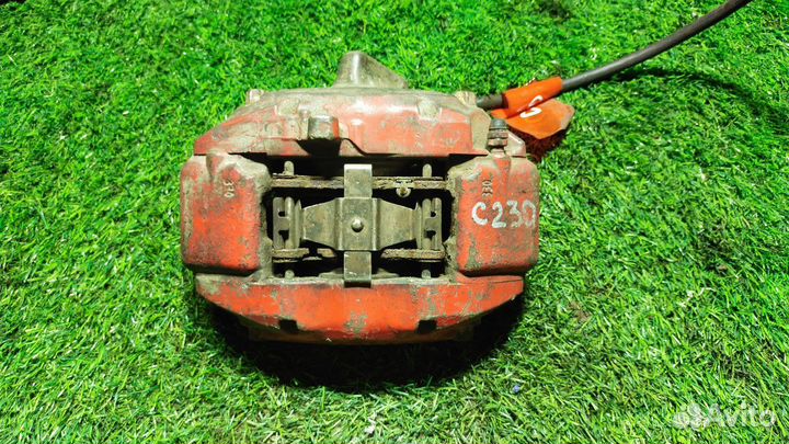 Суппорт тормозной передний левый Mercedes C-Class