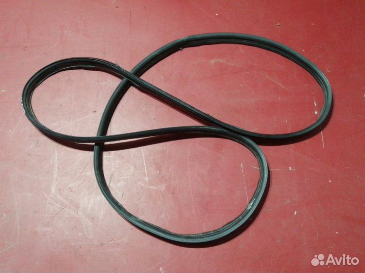 Уплотнитель крышки багажника Nissan Almera G15 K4M