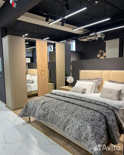 Спальный гарнитур