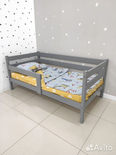 Детская кровать с мягким изголовьем