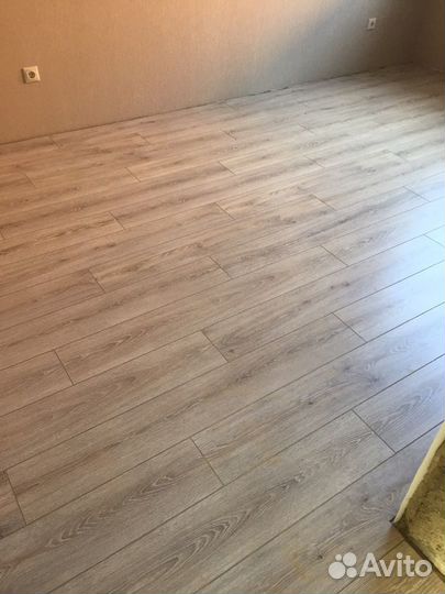 Профессиональный настил напольных покрытий