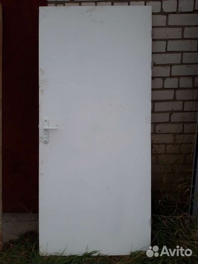 Дверь входная деревянная с коробкой