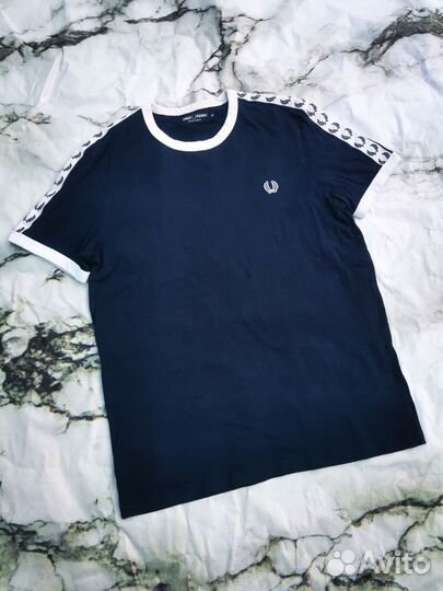 Футболка fred perry с лампасами