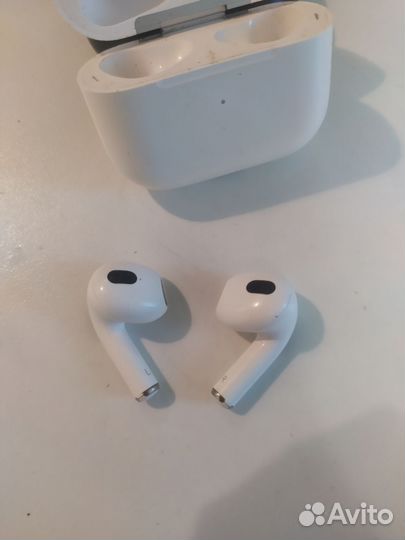 Беспроводные наушники apple airpods