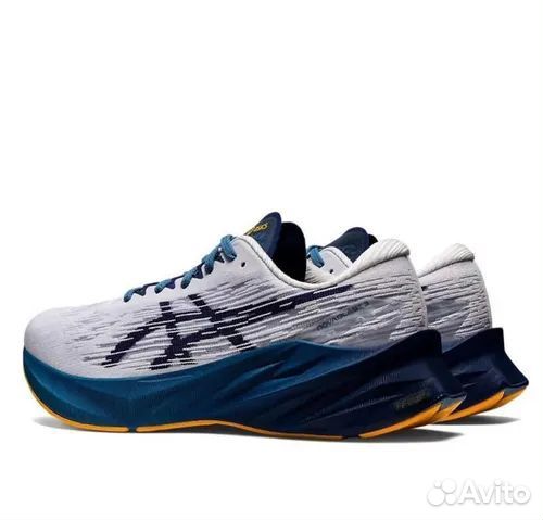 Беговые кроссовки Asics novablast 3