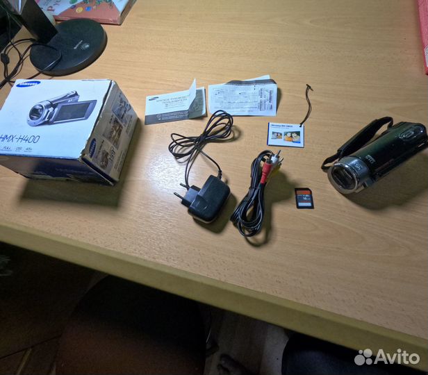 Видеокамера Samsung HMX-H400
