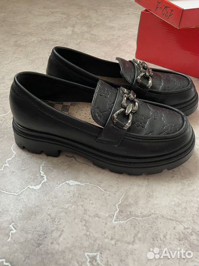 Лоферы для девочки 34 размер