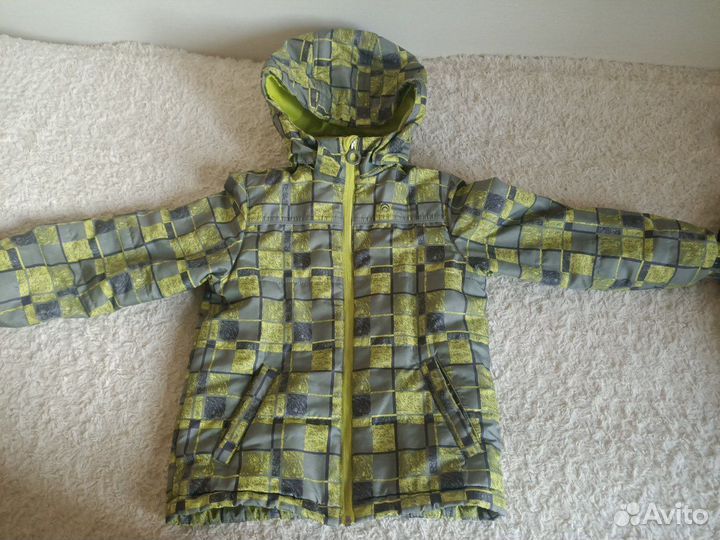 Демисезонный костюм на мальчика р.104-110