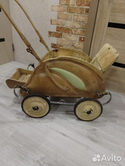 Детская коляска ретро