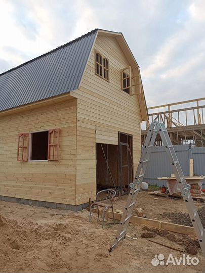 Бригада строителей