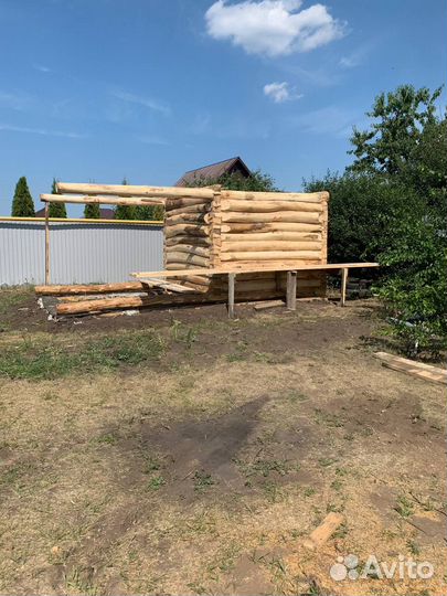 Сруб бани дома