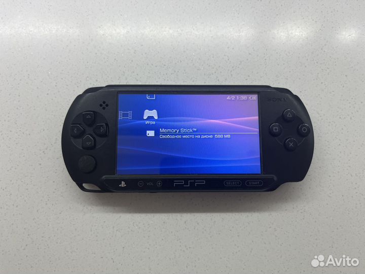 Sony PSP e 1008 90игр