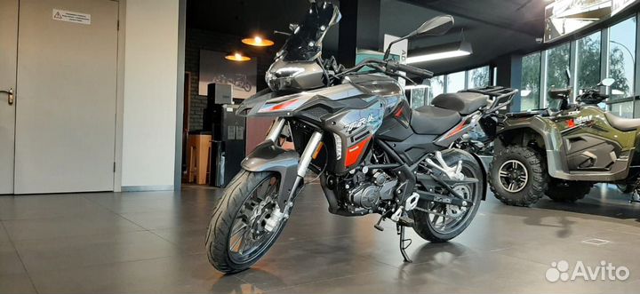 Мотоцикл Benelli TRK251