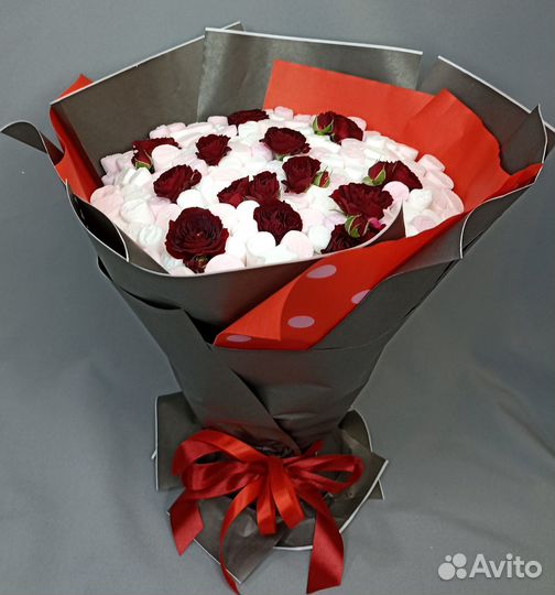 Розы в букете на 14 февраля 8 марта