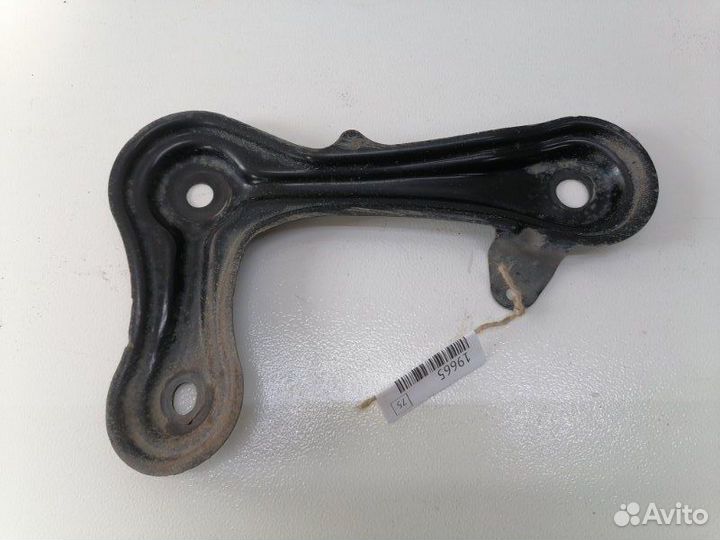 Крепление балки подвески правое Toyota Corolla