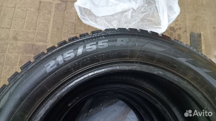 Pirelli Formula Ice 215/55 R17 98T