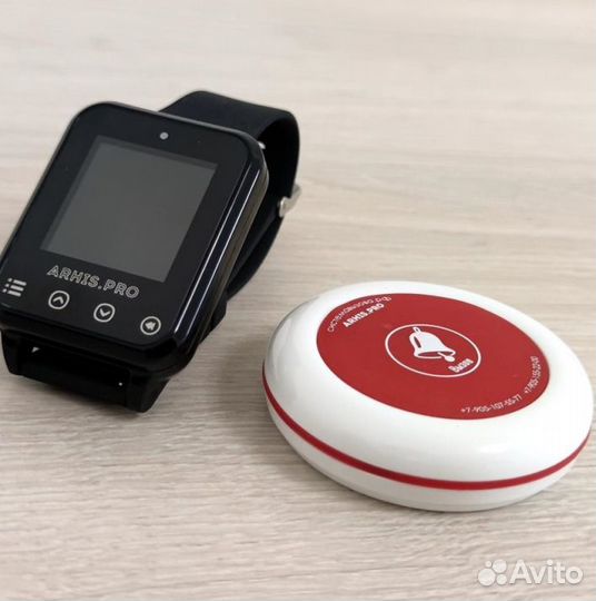 Кнопка вызова персонала и часы в салон красоты