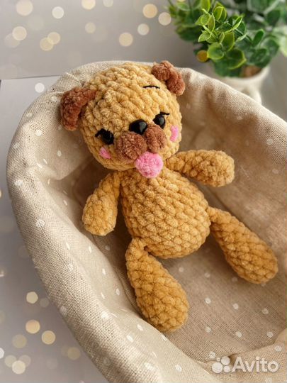 Вязаная игрушка собака, мопс