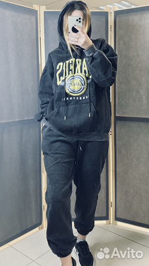 Женский спортивный костюм