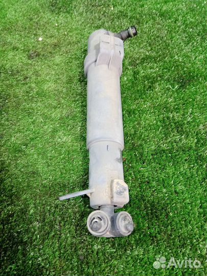 Форсунка омывателя фар правая Mercedes-Benz E320