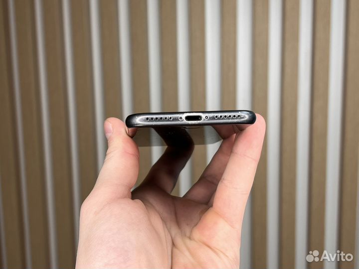iPhone 8, 64 ГБ