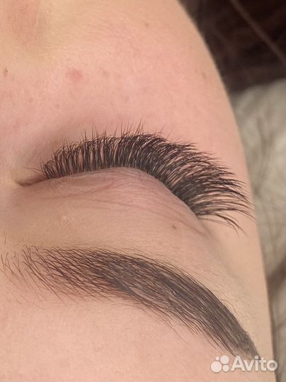 Наращивание ресниц и оформление бровей