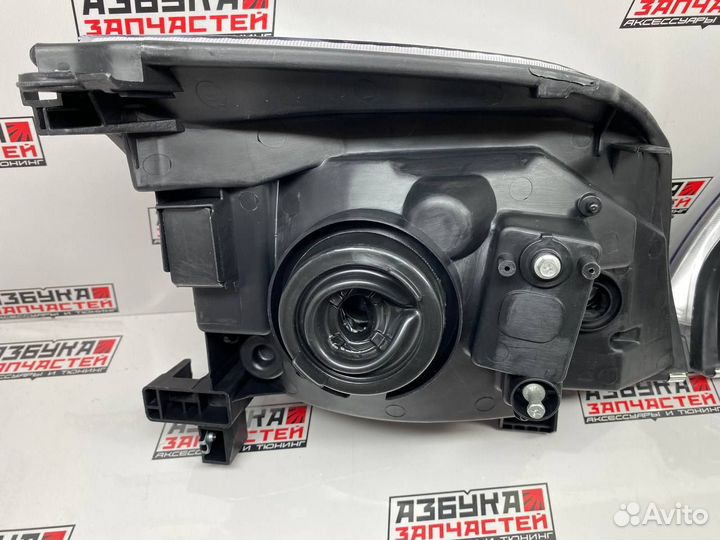 Набор. Фары Nissan X-Trail (T30) 2000-2007 год. LH+RH