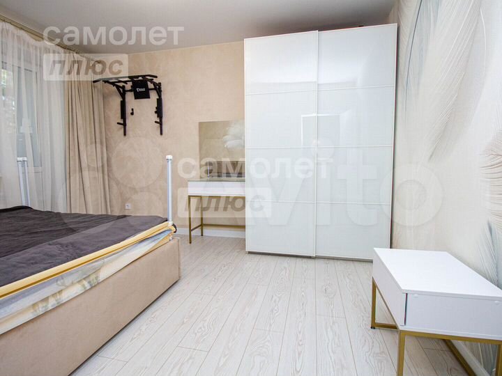 2-к. квартира, 70 м², 1/4 эт.