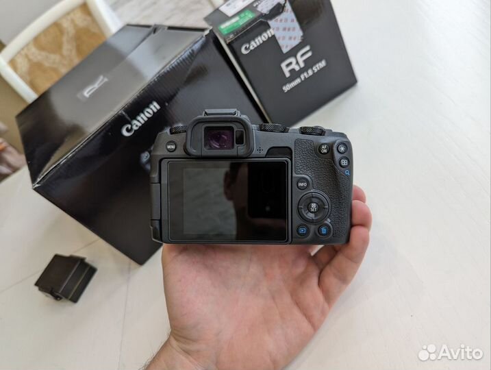 Беззеркальная камера Canon EOS RP + RF 50mm f1.8