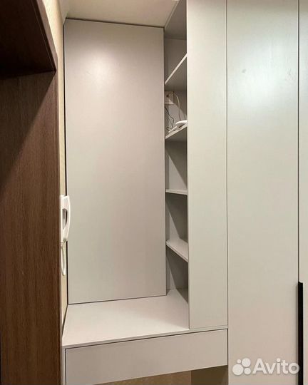 Угловой шкаф