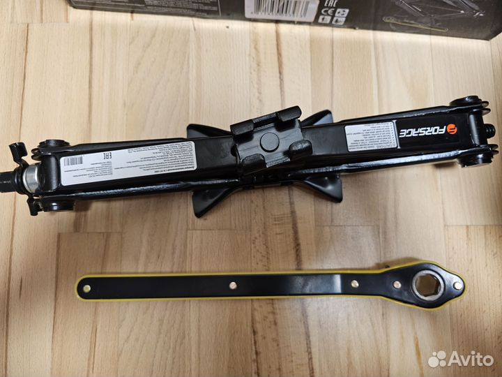 Домкрат механический