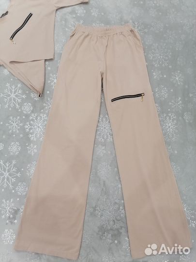 Костюм женский, размер 42-44