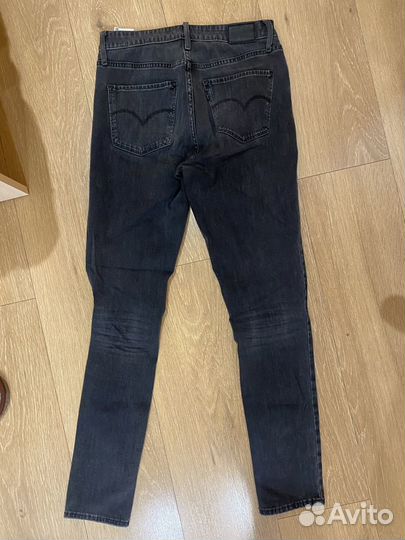 Джинсы женские levis 28 размер