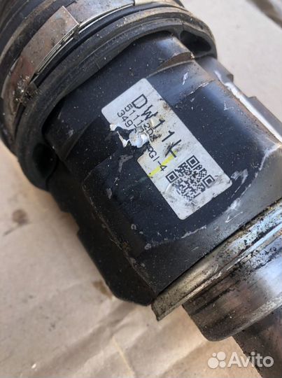 Полуось передняя левая Lexus CT-200h Prius 30